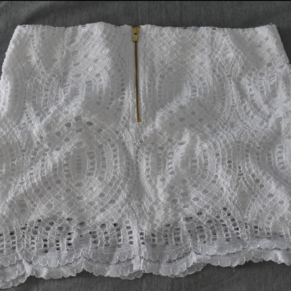 Cute Spring 🌻 White Lilly Pulitzer Laced Skirt👗
